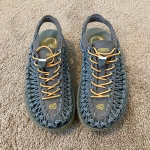 Keen Uneek gray size 12